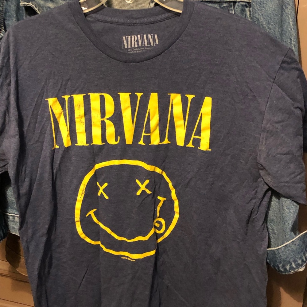 size Large mens licensed Nirvana graphic tee